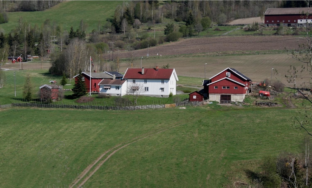 På Afseth ble tårnet satt opp i forbindelse med OL i 1994. Det er derfor ingen annen tradisjon knyttet til bruken av tårnet og klokka annet enn større arrangementer og selskaper på gården. 
Klokketårnet har saltak og er i ellers enkel utførelse med ingen utsmykning.