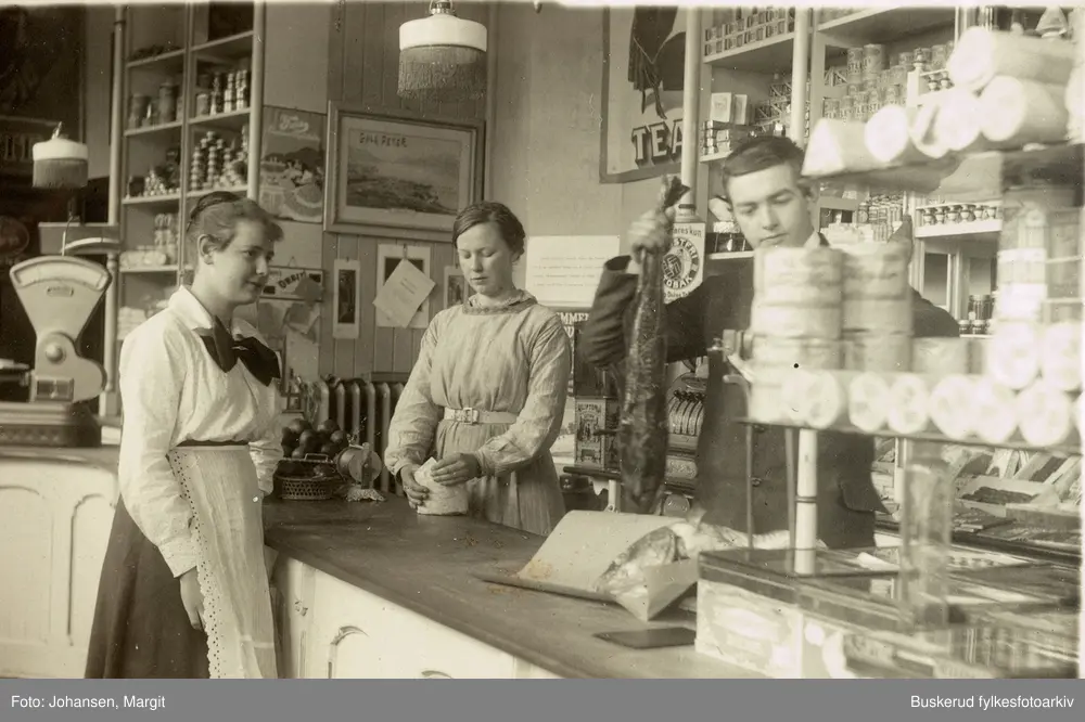 Butikk interiør. Matvarebutikk i Hønefoss