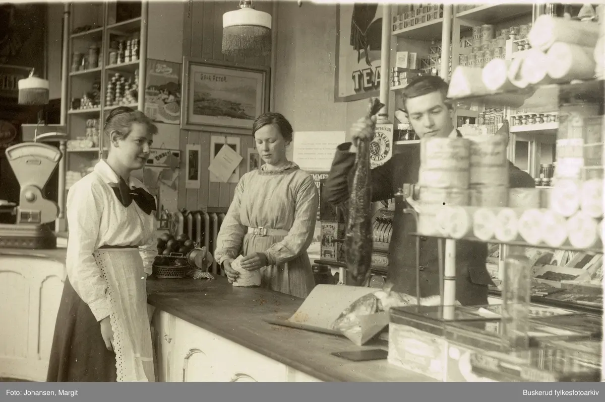 Butikk interiør. Matvarebutikk i Hønefoss