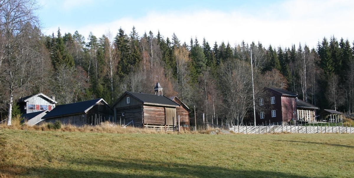 Klokketårnet på Myta har hjelmformet tak tekt med tre. Det ble bygget i 2011, og er god stand. Arbeidet ble gjort av Jan Erik Fauskerud. Klokken er utsmykket med logoen til OL på Lillehammer i 1994. Tårnet har en vimpelformet værhane.