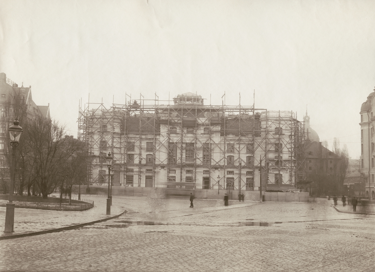 Kungliga Dramatiska Teatern, Dramaten, Stockholm, under uppförande, 1906. 