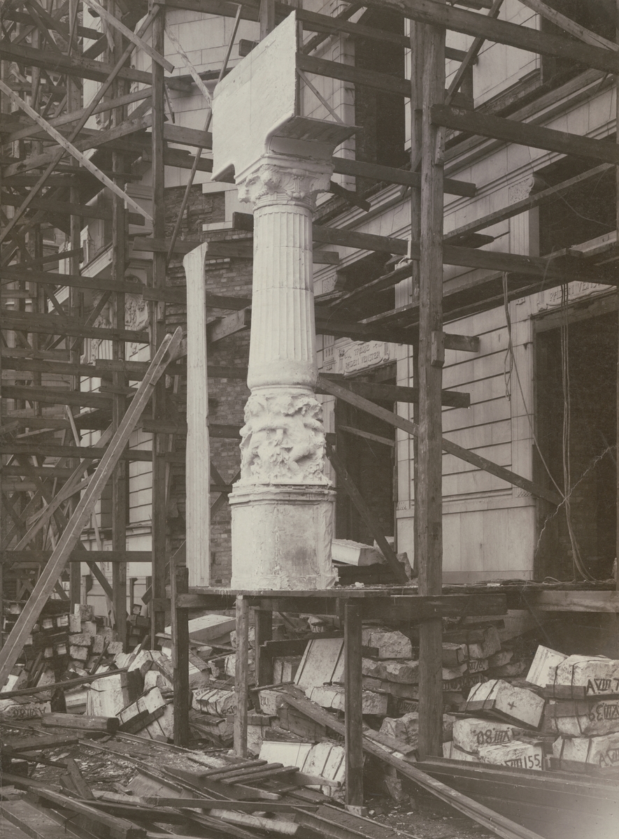 Kungliga Dramatiska Teatern, Dramaten, Stockholm, under uppförande, 1905-1906. 