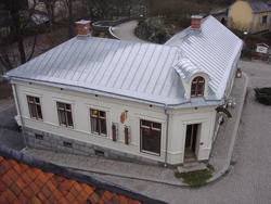 Järnhandlargården byggdes på Skansen under åren 2004-2005. Gården har byggts upp för att gestalta livet i industrialismens stad under perioden 1880-1940. Järnhandlargården består av järnhandlarhuset (...