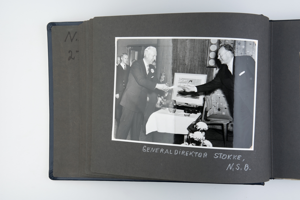 Album med fotografier fra NALs 50-års jubileum ombord i M/S 'Bergensfjord'