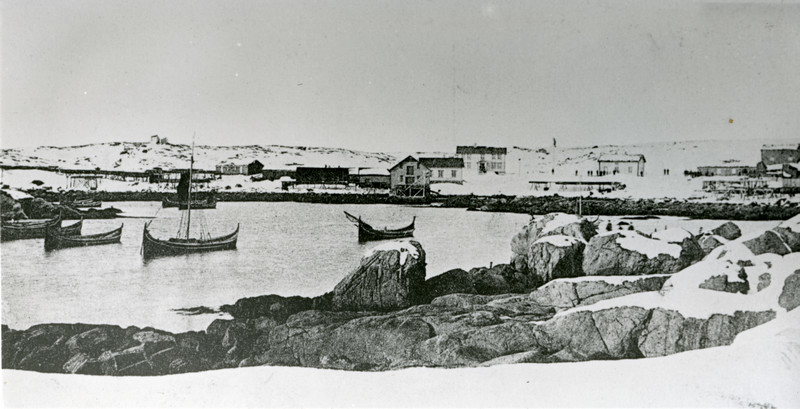 Havna og gården Våje i Øksnes