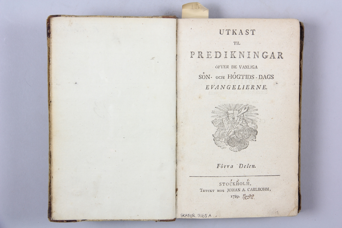 Bok, halvfranskt band, "Utkast till predikningar öfver de vanliga sön- och högtids-dags evangelierne", del 1, tryckt i Stockholm 1789.
Pärmar av stänkt papp med rygg och hörn av skinn. Rygg i fyra upphöjda bind, präglat titelfält, skuret snitt.