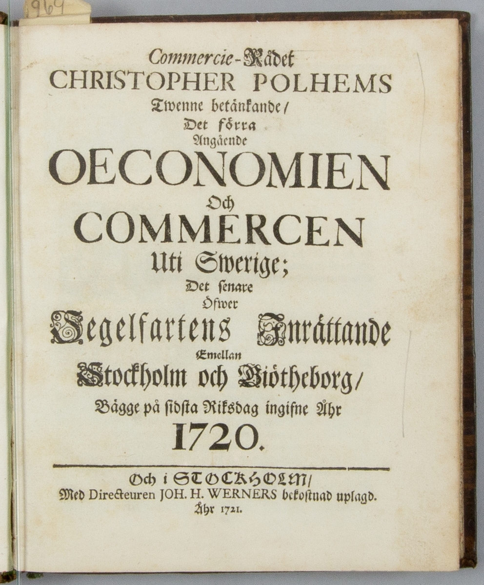 Bok, helfranskt band, med bland annat Christopher Polhems betänkande, tryckt i Stockholm 1721.
Skinnband med fem upphöjda bind med guldpräglad dekor, blindpressad och guldornerad rygg, titelfält med blindpressad titel (svårläst)  och initialerna JGS. Med stänkt snitt. Pämarnas insida marmorerad.










KONGL. LAGAT OCH FÖRORDN