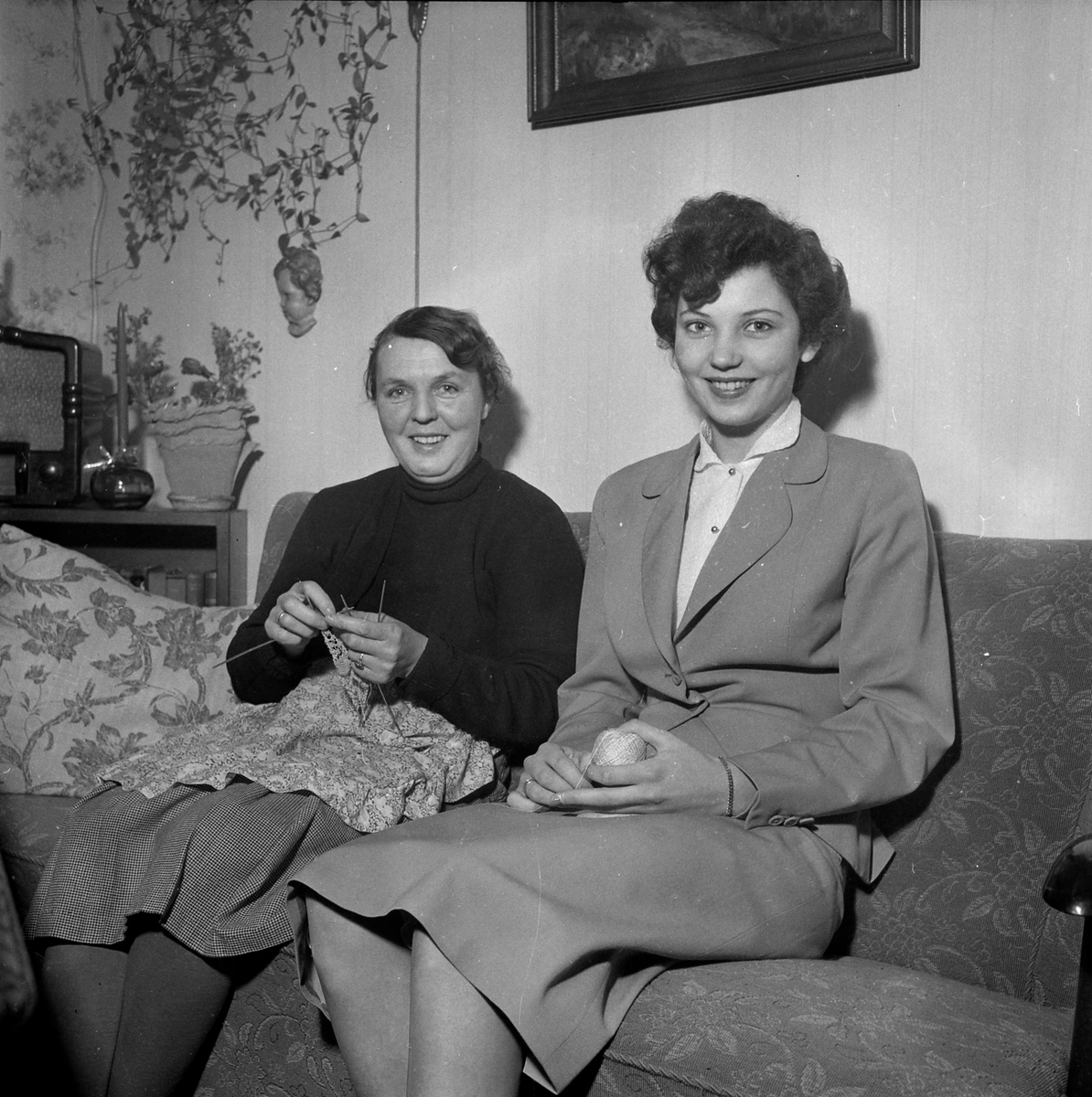 Skuespillerinne Christina Lundquist besøker Sigrid og Olaf Olsen på Lilleby