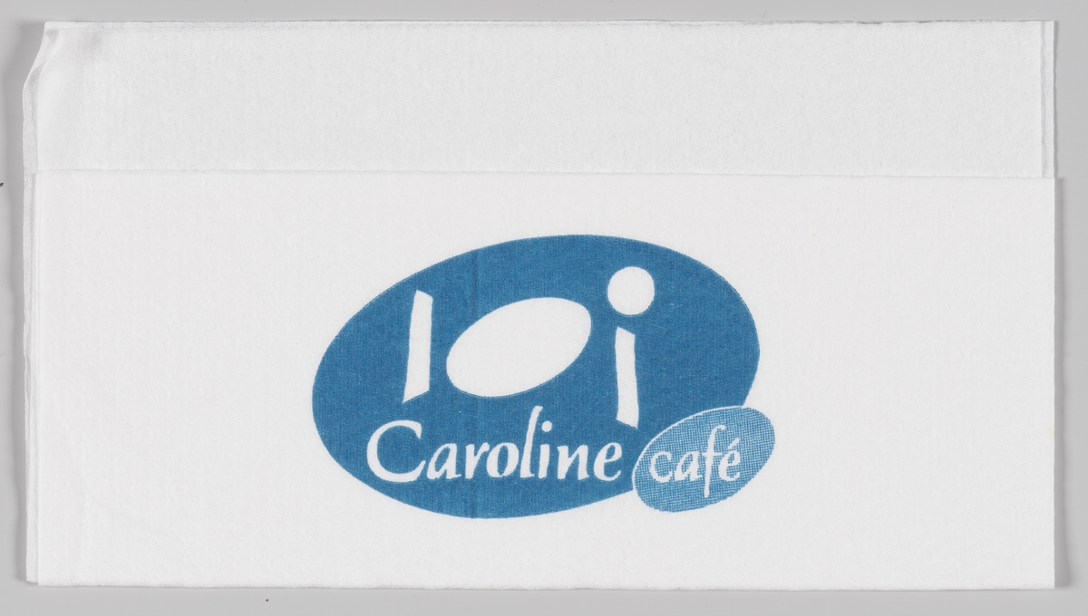 Et stilisert bord med servise og reklametekst for Caroline cafè.

Samme reklame på serviett MIA.00007-004-0046.