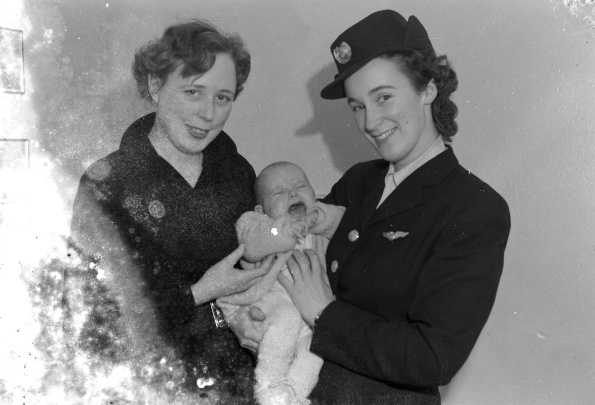 Juleflyet lander på Værnes 21.12.1952