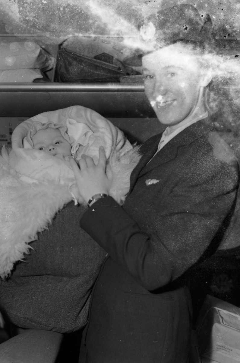 Juleflyet lander på Værnes 21.12.1952