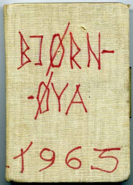 Elva dagböcker med hårda linnepärmar samt blå respektive svarta vaxpärmar: "Björnöya 1965", "Spetsbergsexpeditionen 1966", numrerade 1-4, "Svalbard 1967", tre böcker "Edgeöya 1967" med tunt häfte "Förteckning över prover: Edgeöya -67 P.K." och "Spetsbergen 1969". Fyra av dagböckerna med penna. Samt 3 st avvägningsböcker med hård grön vaxpärm från expeditionerna 1966, -67 och -69.
Dagböckerna ligger in kvadratisk arkivlåda märkt "Kartor, fältdagböcker, Exp-69 Kartor"