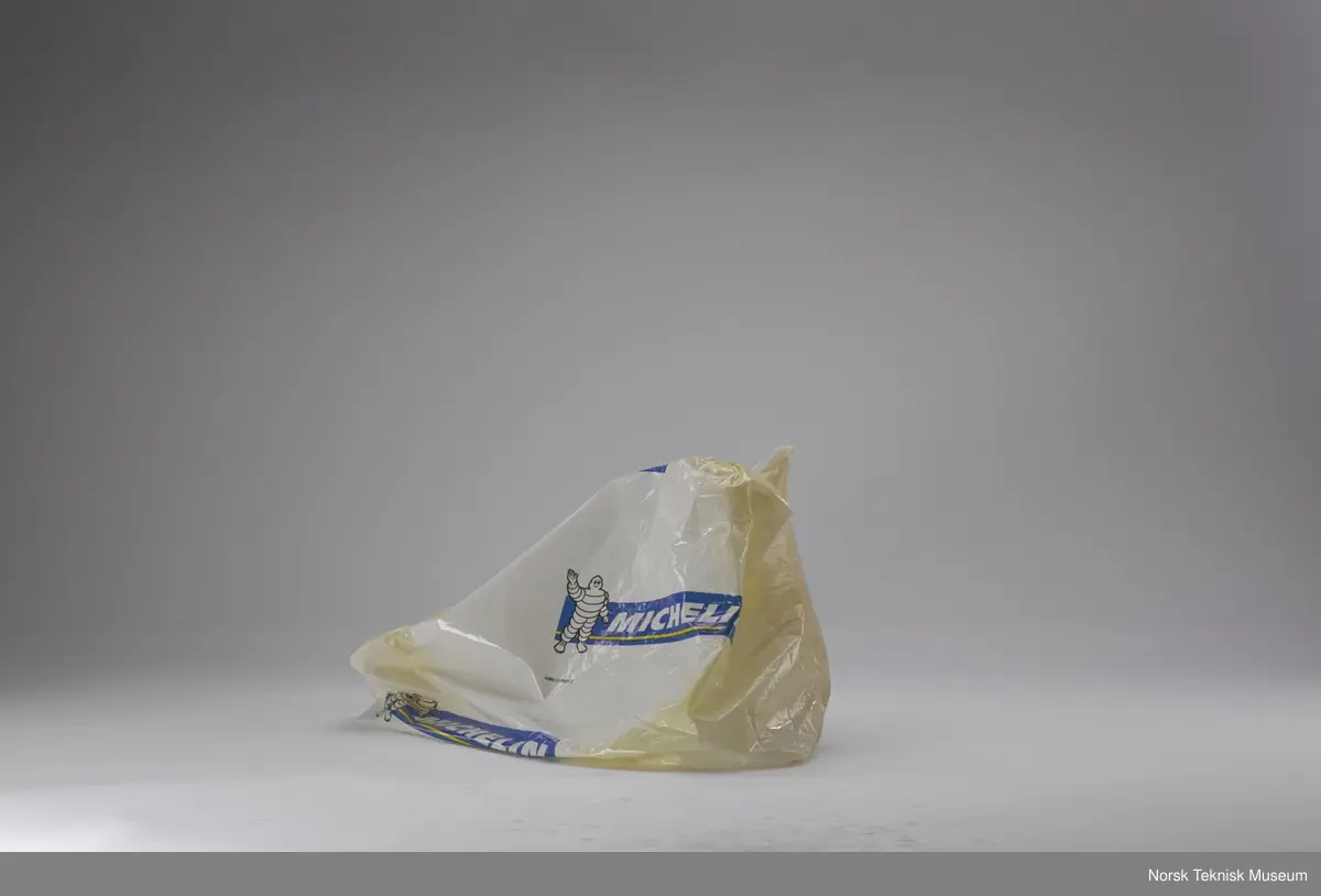 Vinterdekk i plastomslag