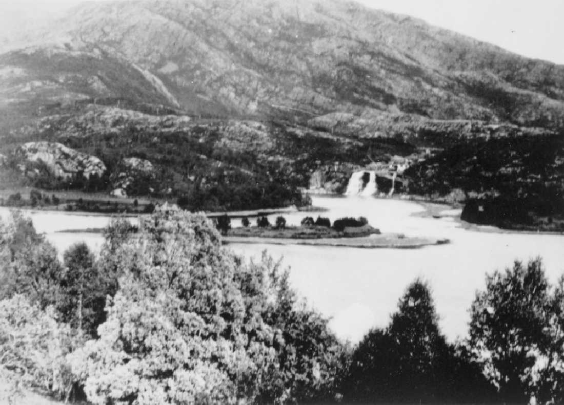 Leirfjord, Forslandsvatnet. Forslandsvatnet før oppdemningen (det som nå går under navnet Åselvdammen).