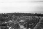 Flygfoto över Västanå slott söder om Gränna i Jönköpings kommun. Nr. H. 2588.