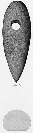 Steinøks med skafthulll, med form nærmest type Rygh 28. Funnet på garden Hagen (Kvemshågån) i 1880.