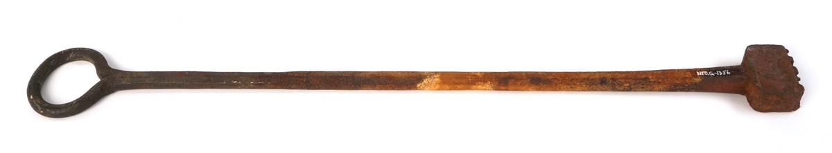 Svijern av metall . Svimerke  " T.Td  "