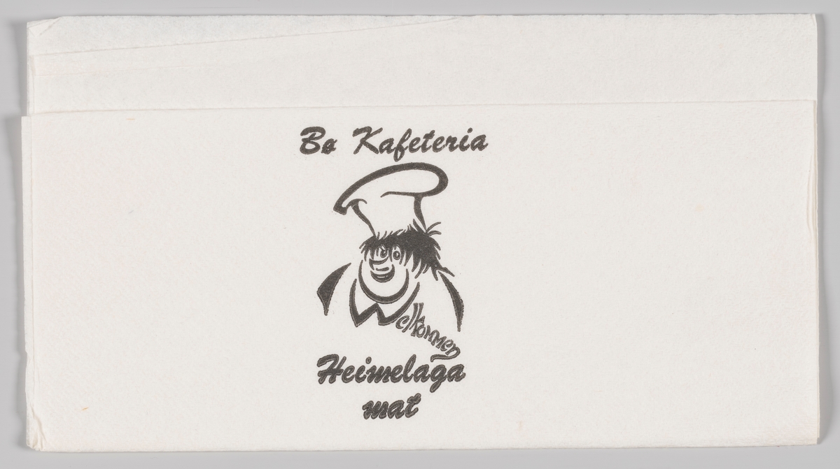 En kokk med bustete hår og skjortehals som likner på bokstaven W i Welkommen og reklametekst for Bø Kafeteria.