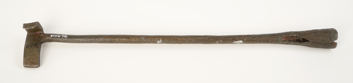 Svijern av metall .  (Treskaft mangler) Svimerke  " 7  "