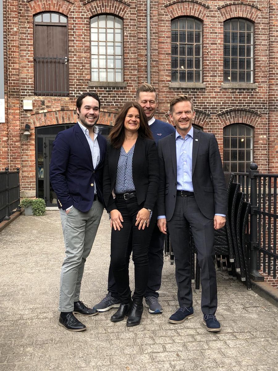 Kom med gode nyheter til Østfoldmuseene. Fra v. Michael Torp, Finn Erik Blakestad, Hege Hauge Tofte og Tage Pettersen foran Moss by- og industrimuseum.