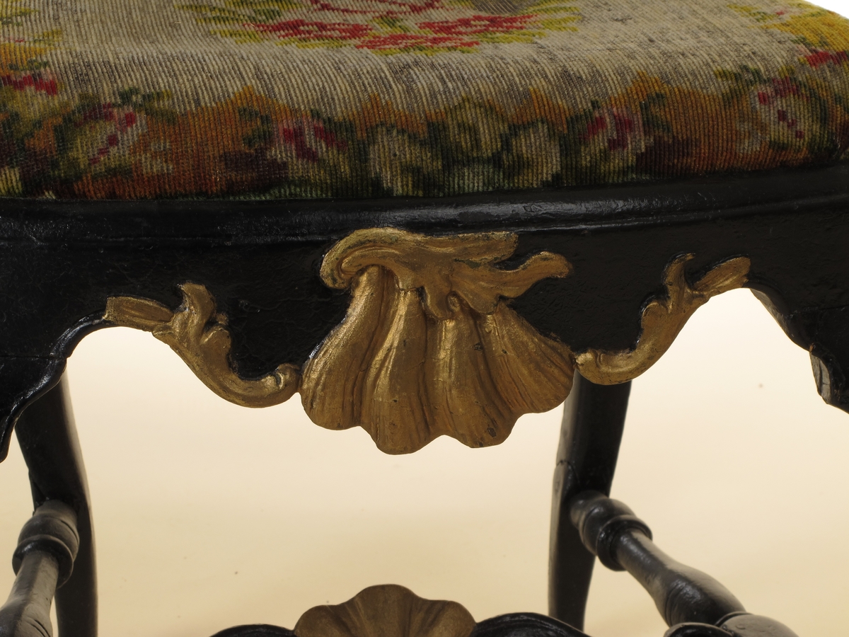 Blad. Blad under på hver side. Blomster