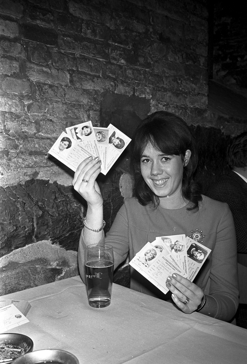 Serie. Sjøfolk i land.
Fotografert: jan/febr. 69, okt. 67.