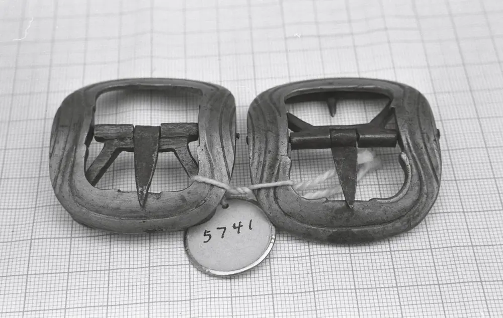 Skospenne fra Nedre Skjefstad, Heradsbygd, Elverum