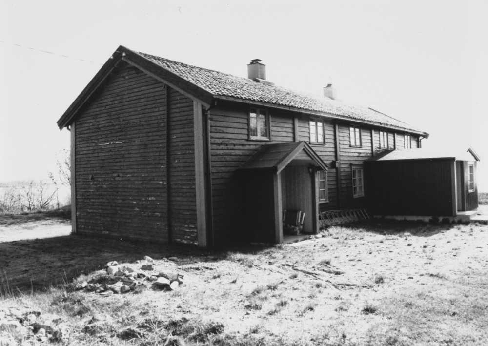 Leirfjord, Angersnes. Bygninger på gården Angersnes. Hovedhuset - det gamle.