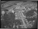 Flygfoto över stadsdel Skogsborg, Köping.