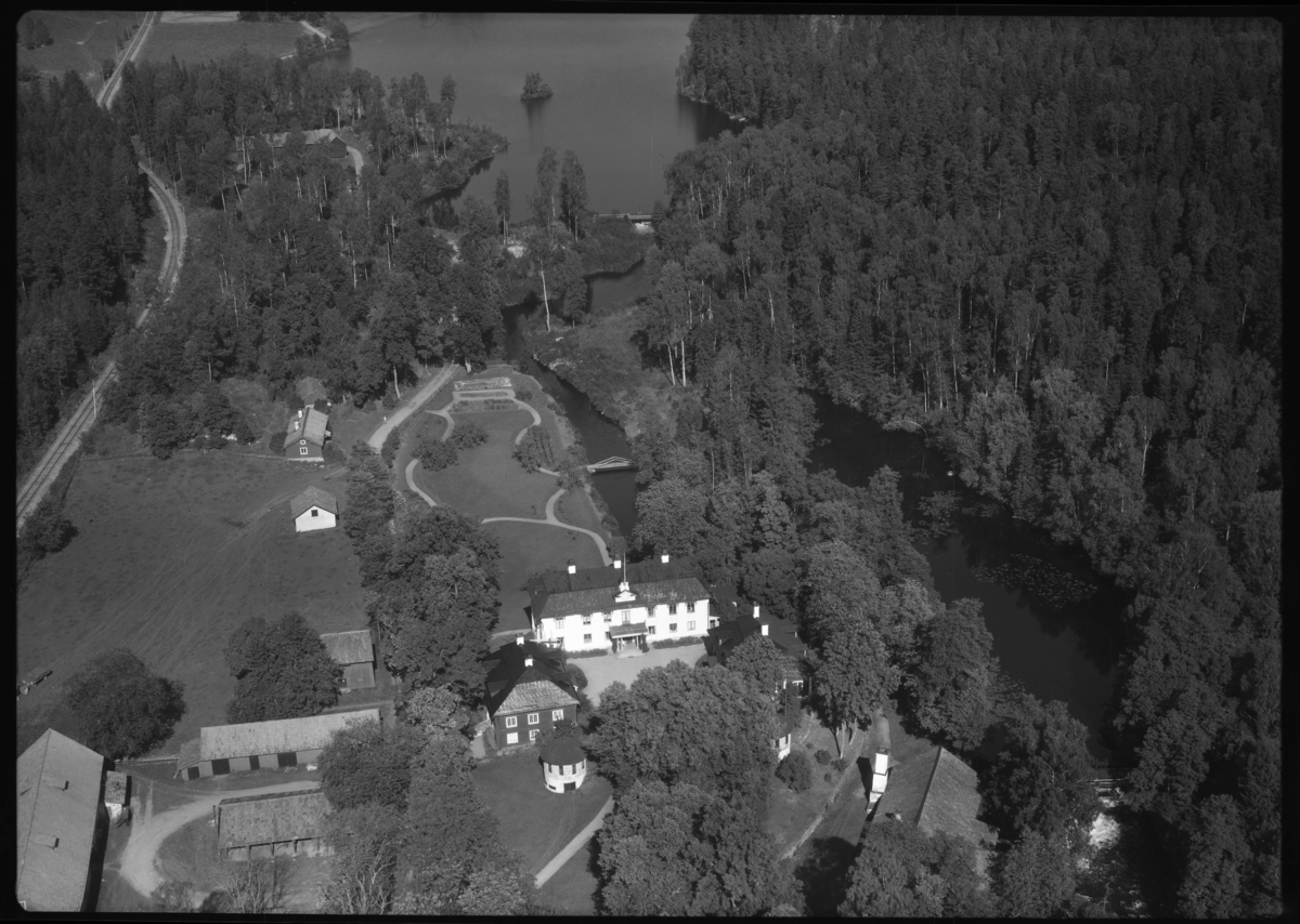 Flygfoto över Ängelsbergs herrgård, Ängelsberg.