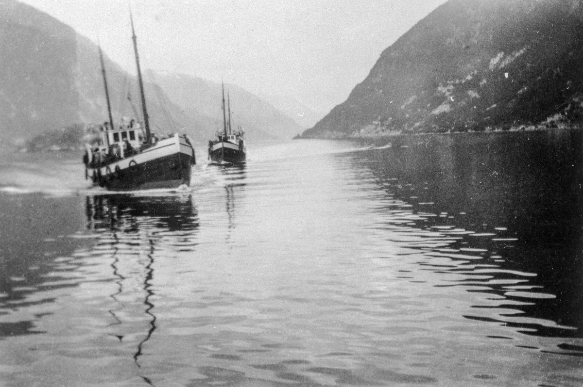 Arbeidsskøytene MS Eitrheim og MS Lindenes.