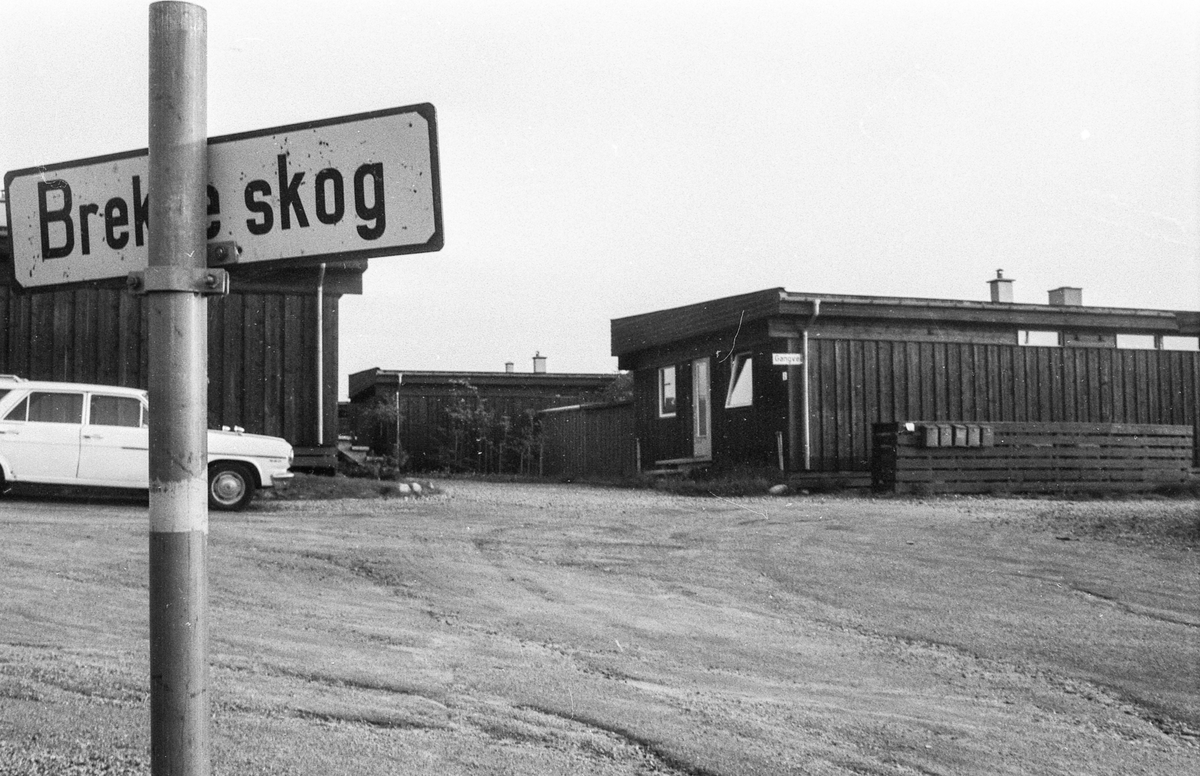 Brekkeskog Boligfelt. To gutter på sykler.
Fotograf: ØB Ukjent
