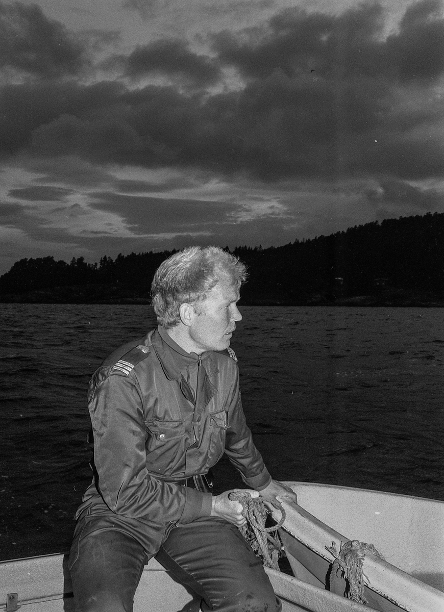 Storakson på fjorden ved Son blåste bort på grunn av dårlig vær.
Politmennene Ragnar Kivle (den lyseste), Jarl Andersen og Wibeke Bjerkås
Fotograf: ØB Ukjent