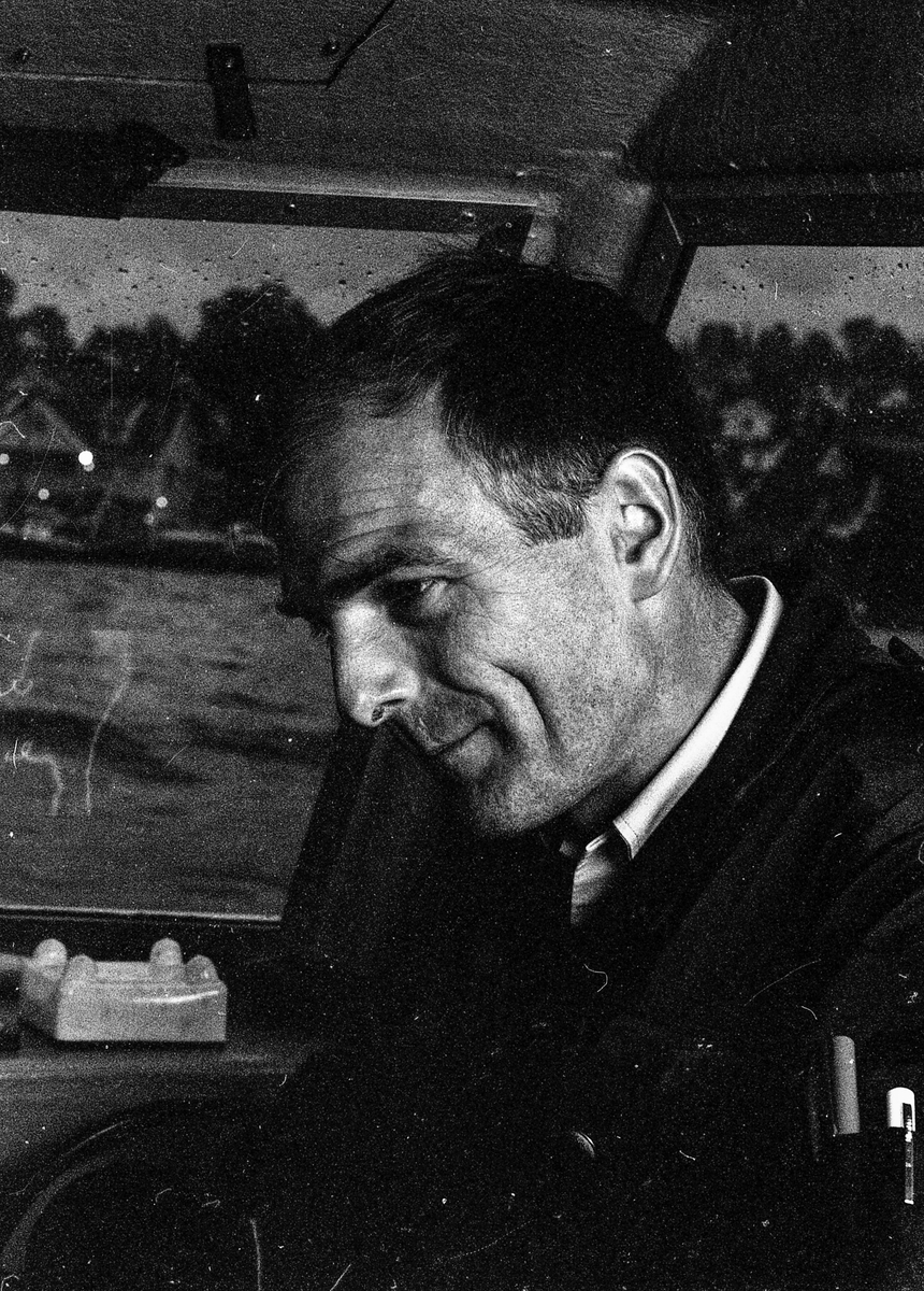 Storakson på fjorden ved Son blåste bort på grunn av dårlig vær.
Politmennene Ragnar Kivle (den lyseste), Jarl Andersen og Wibeke Bjerkås
Fotograf: ØB Ukjent