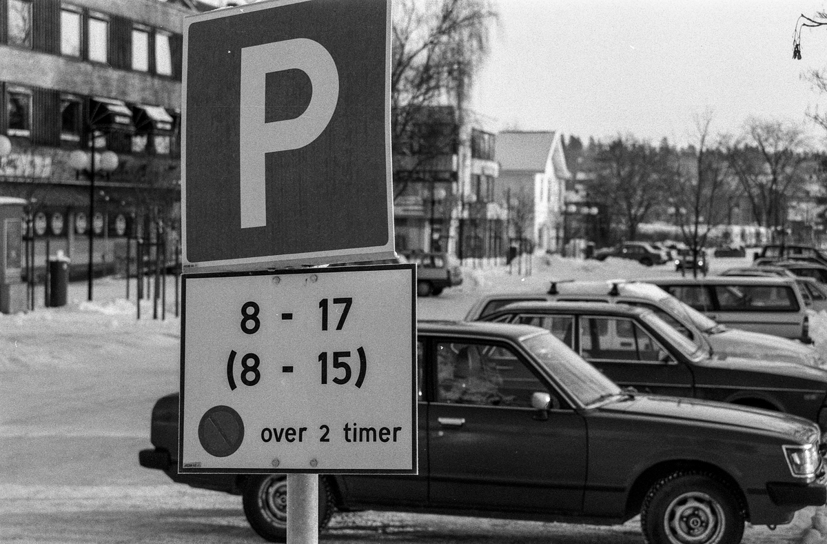 Trafikken i Ås sentrum.