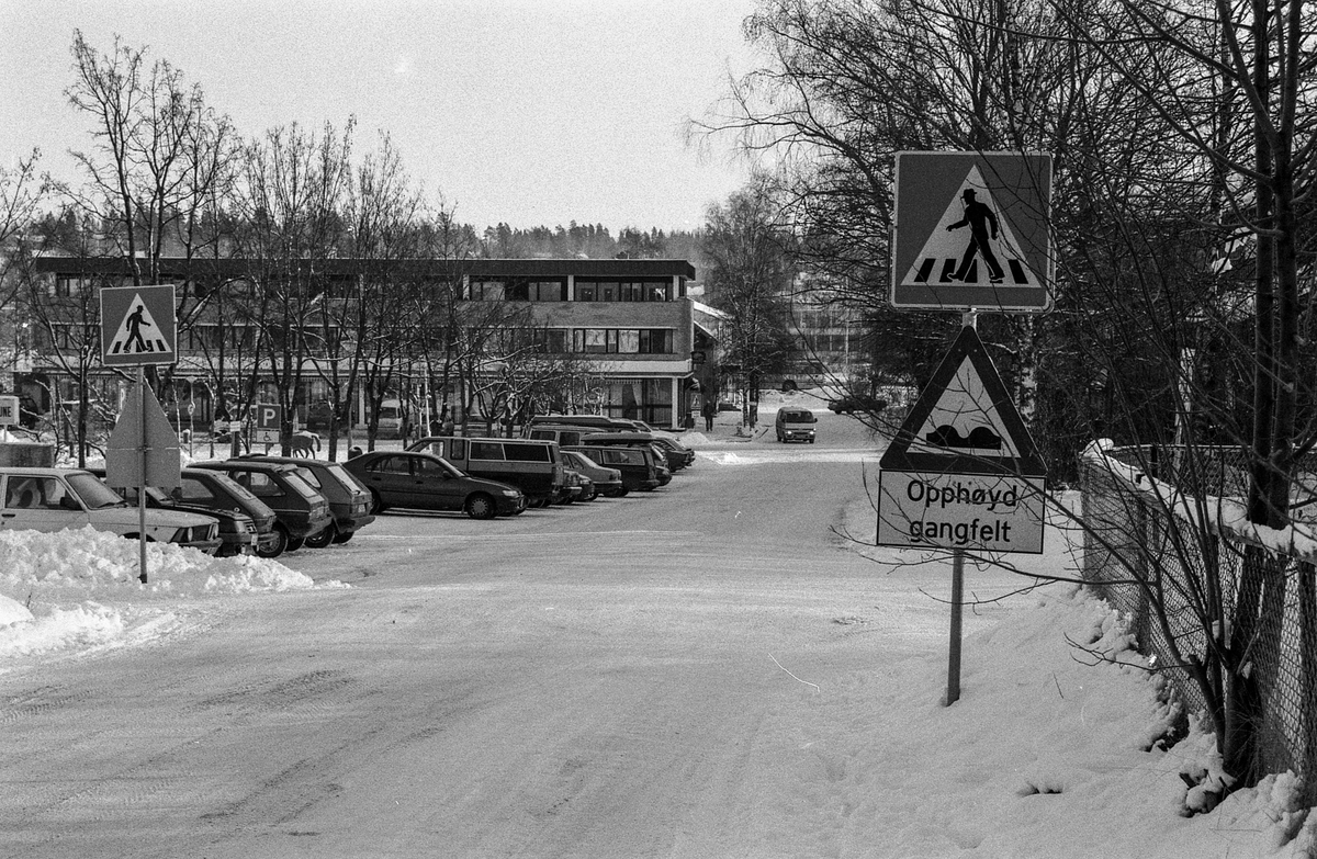 Trafikken i Ås sentrum.