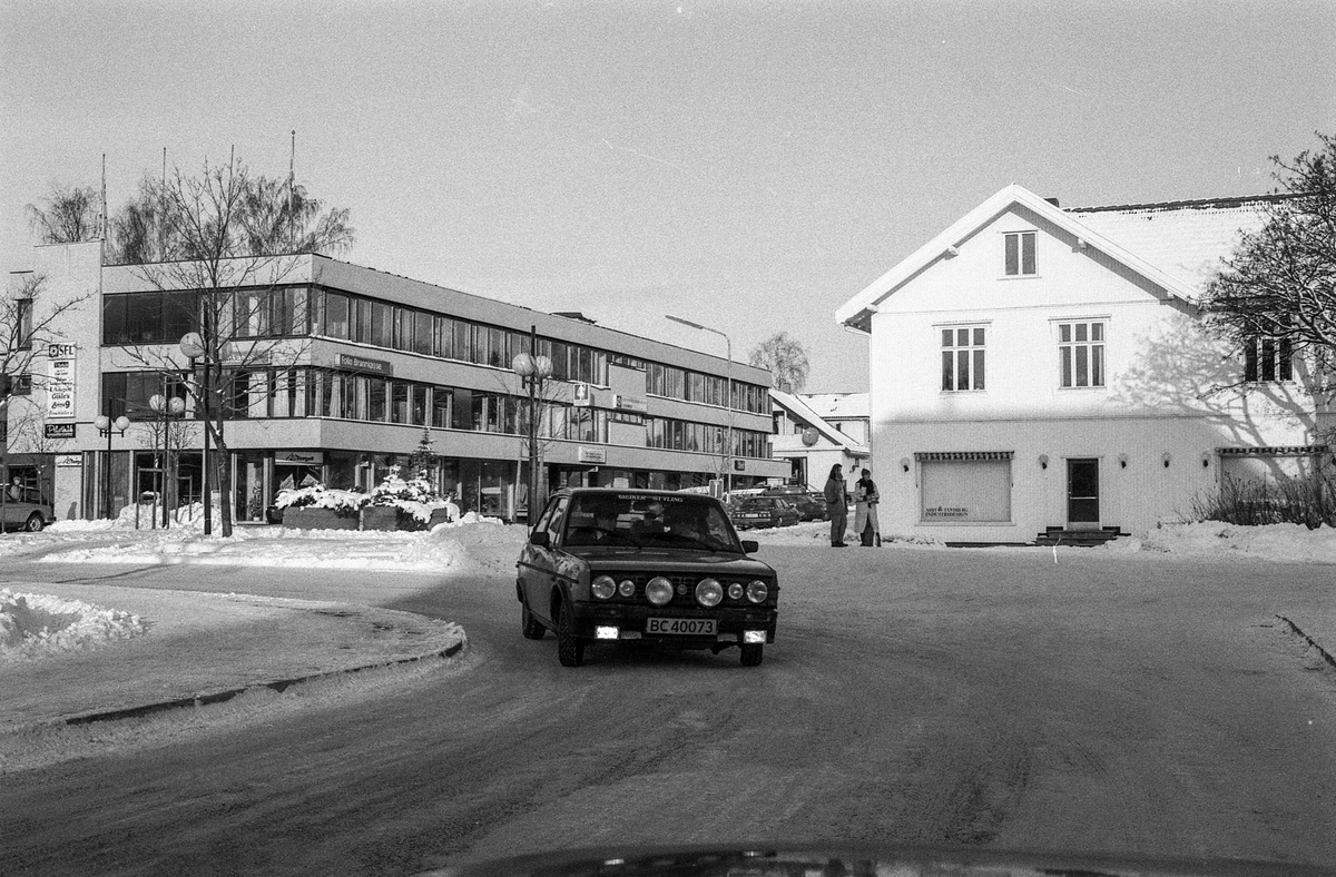 Trafikken i Ås sentrum.