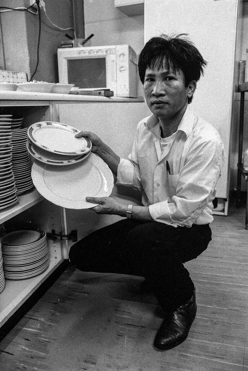 Kafe Long Fung i Ski får ikke skjenkebevilling. Må stenge. Kafeeier Hovan Gioang er fortvilet.
