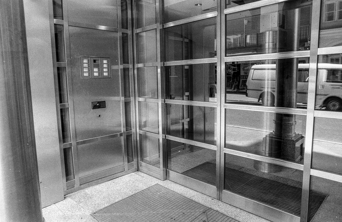 Meglerfirmaet Alfred Berg A/S i Oslo selger E-verk for kommunene.