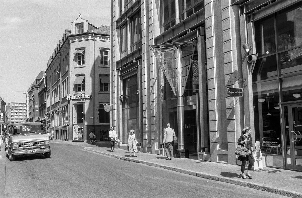 Meglerfirmaet Alfred Berg A/S i Oslo selger E-verk for kommunene.