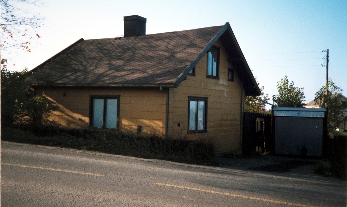 Bolighus langs riksveg 222, ved Kjeldstadli, Bekkelaget, Stange.