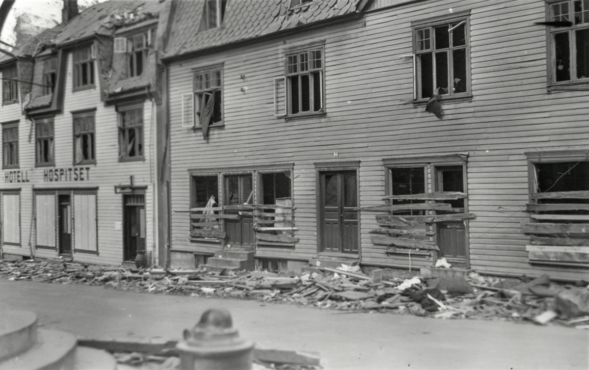 Etter bombinga av Odda sentrum i 1940. 