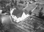 Flygfoto över Höreda kyrka i Eksjö kommun. Nr K 300.