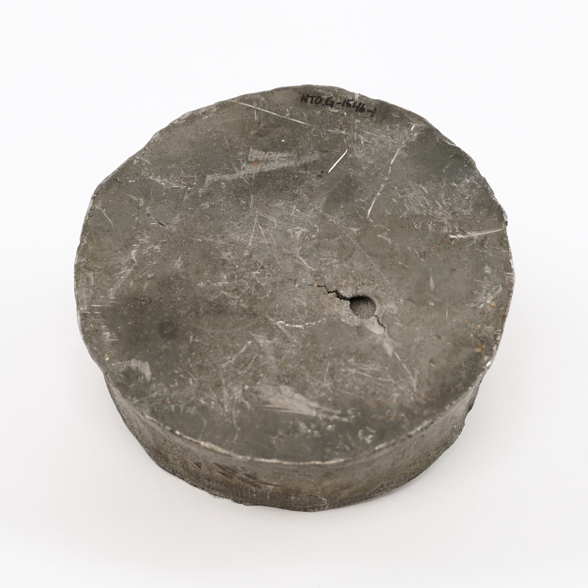 Rund stempelpute med sylinder som antatt slagverktøy