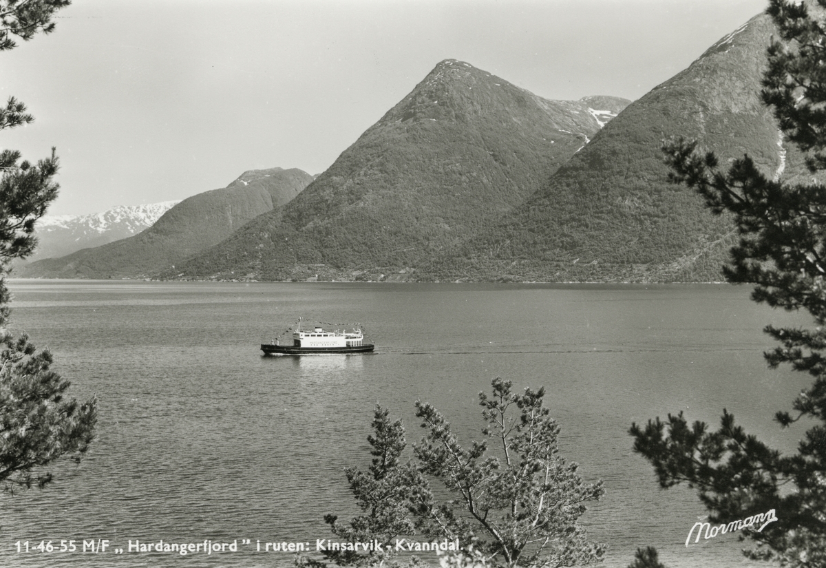 Postkort; ferja "M/S Hardangerfjord", Ullensvang