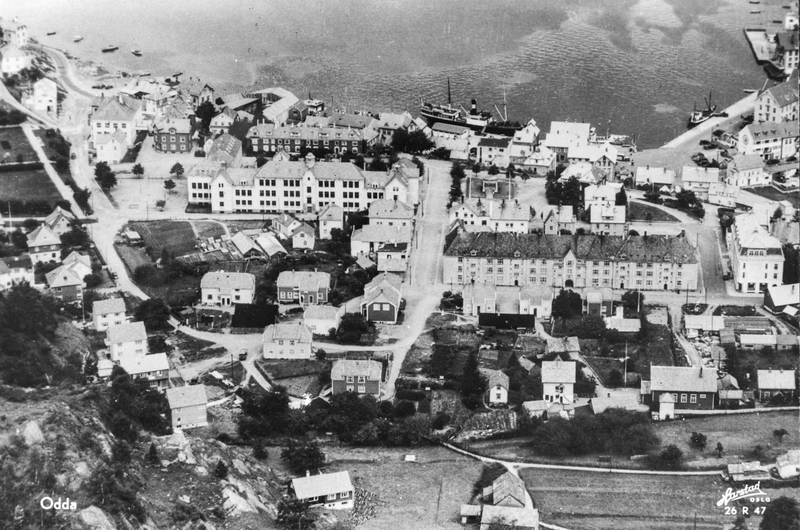 Odda sentrum, murboligen og barneskolen