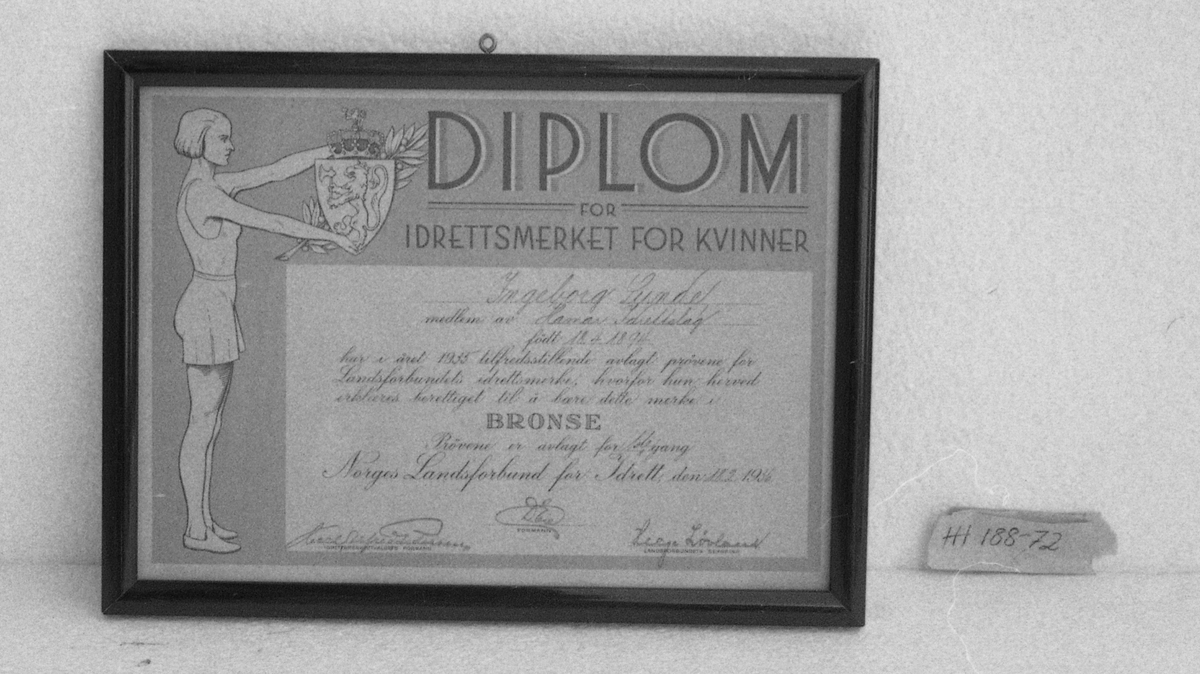 Diplom i glass og ramme