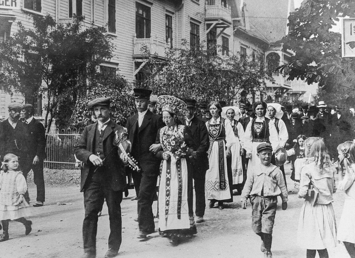 Bryllaupet til Synva Tokheim og Vigleik Sandvin i 1912