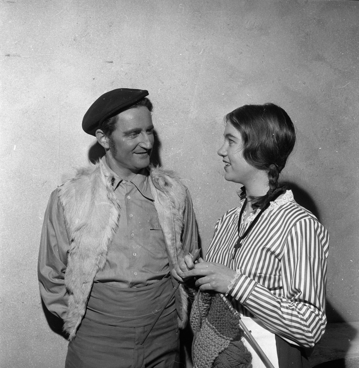 Fra operaprøve av "Lavlandet" på Folketeatret. To skuespillere. Fotografert februar 1959.