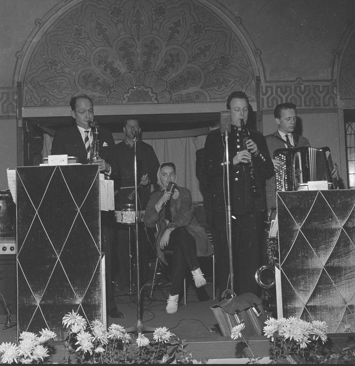 Westbyes orkester underholder på Bristol. Fotografert november 1961.